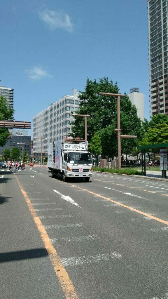ロシアチームの移動車-よさこいソーラン祭り